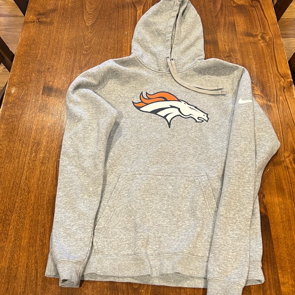 Men’s Nike hoodie. Grey with Broncos logo. Size M. In perfect condition.